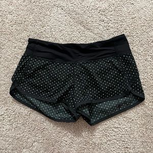 Lululemon Speed Shorts - size 4 - Chevron Dot Black